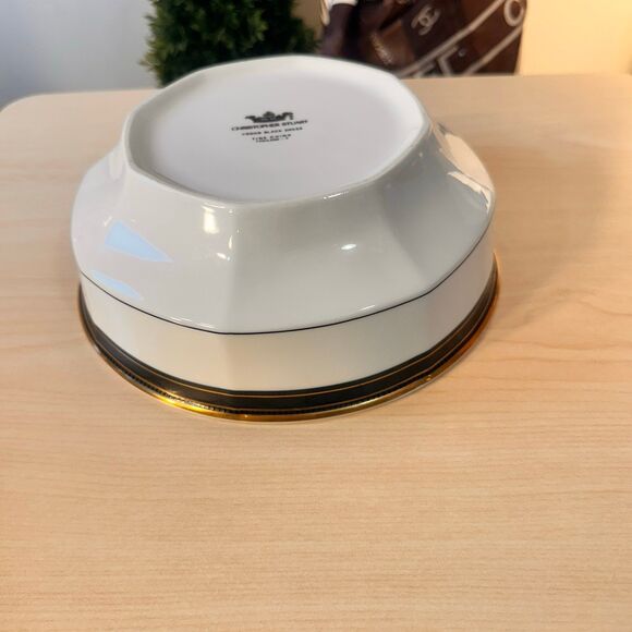 Fine China Christopher Stuart Bowl
by CHRISTOPHER STUART - Picture 5 of 11